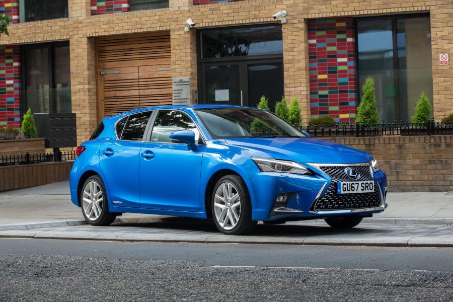  Lexus CT200h 2017 года  (UK) (фото 20 из 38)